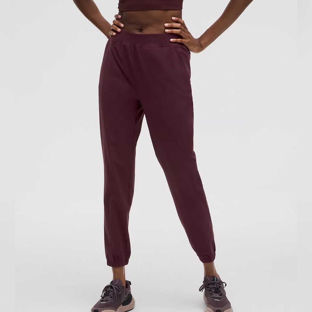 Lululemon Adapted State High-Rise Jogger *Full Length
Garnet